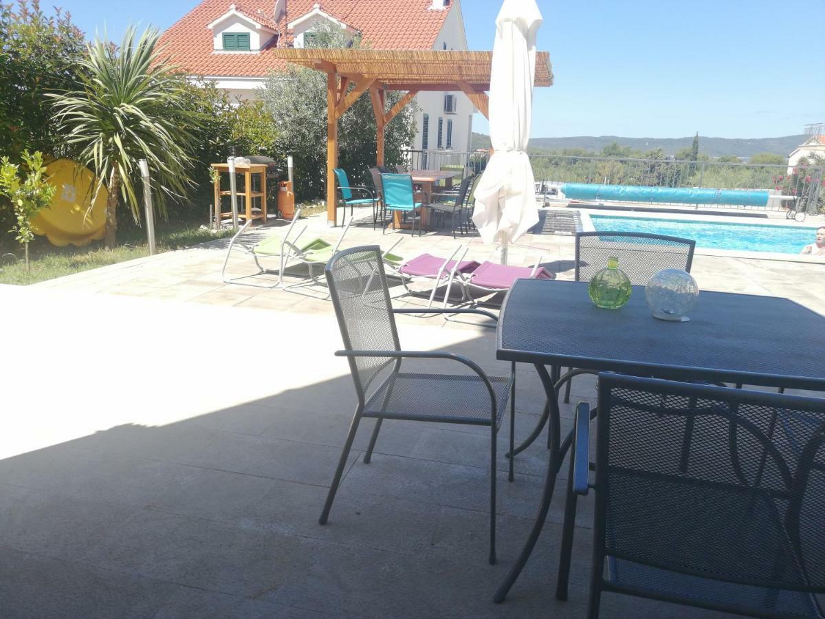 Villa Dada i Dida Milna  Esterno foto